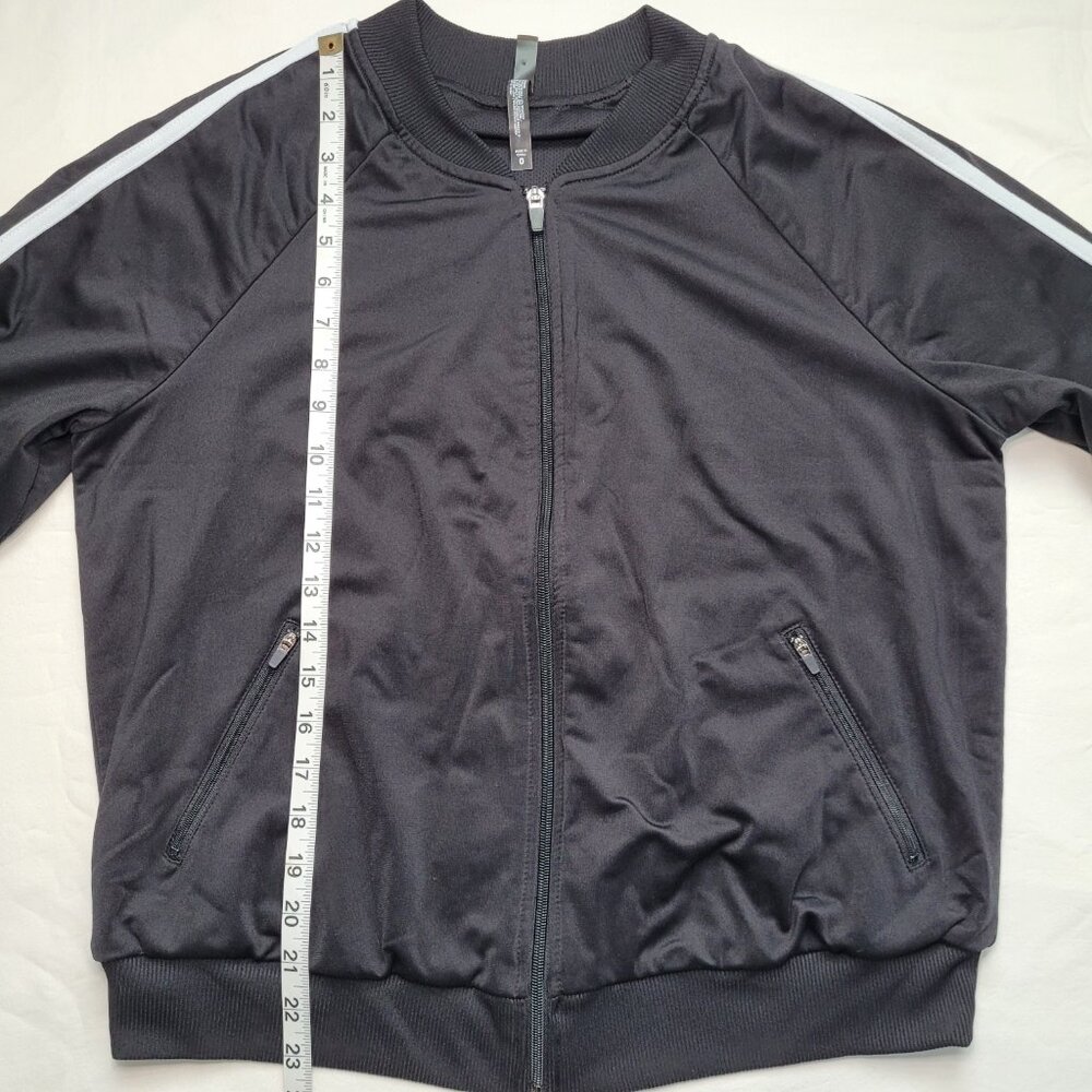 Torrid Active Full Zip Track Jacket Bomber Stripe Black White Size 0 Athleisure - Picture 5 of 13
